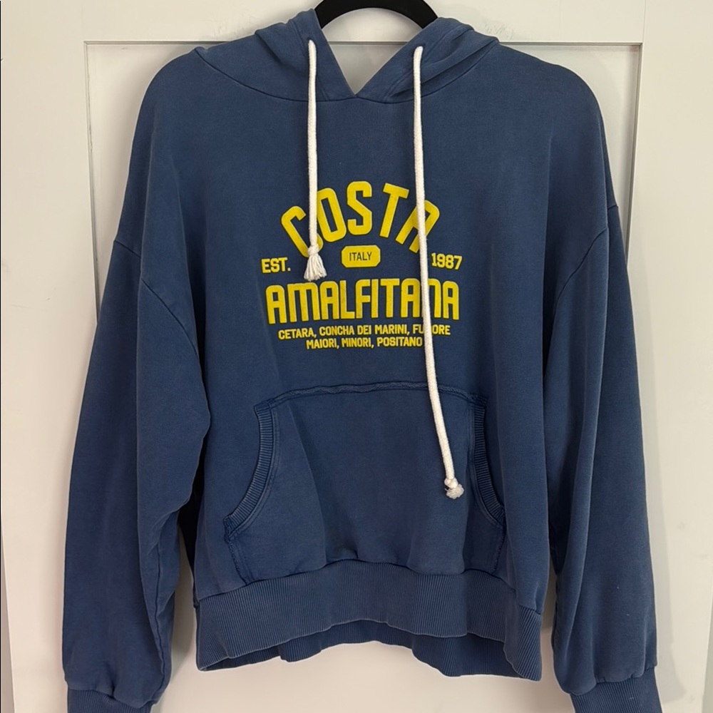 Zara Blue Sweatshirt with Bold Graphic Design